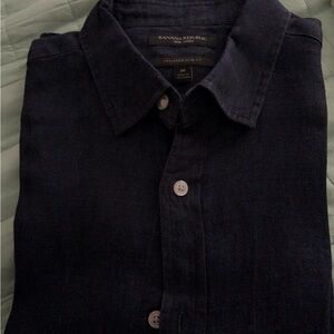 Banana Republic Men's Dark Blue Button Down Shirt